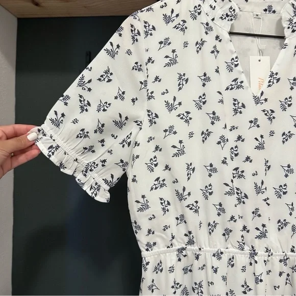 NWT Petallush White/Navy Floral Dress - Picture 5 of 6